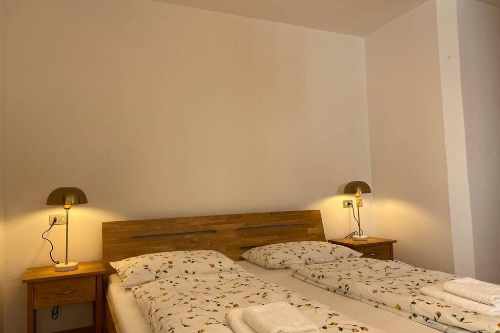 Grosse Wohnung Mit Garagenparkplatz Fiè Extérieur photo