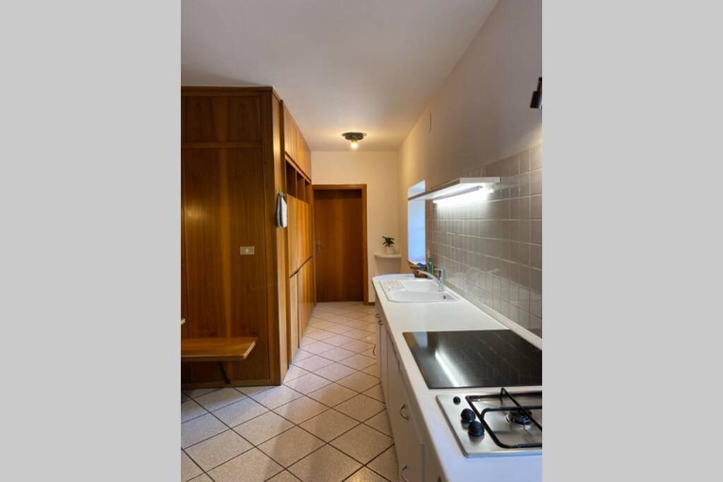 Grosse Wohnung Mit Garagenparkplatz Fiè Extérieur photo