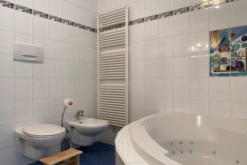 Grosse Wohnung Mit Garagenparkplatz Fiè Extérieur photo