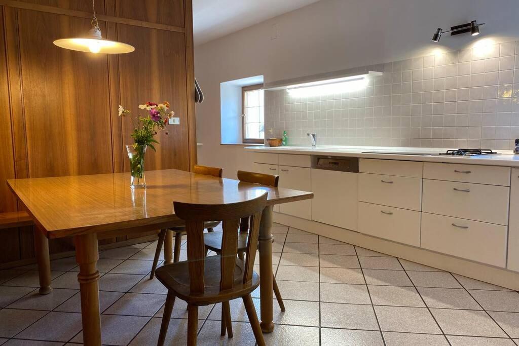 Grosse Wohnung Mit Garagenparkplatz Fiè Extérieur photo