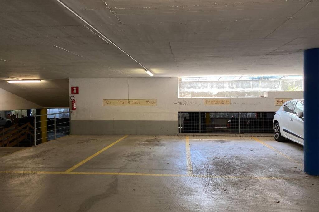 Grosse Wohnung Mit Garagenparkplatz Fiè Extérieur photo