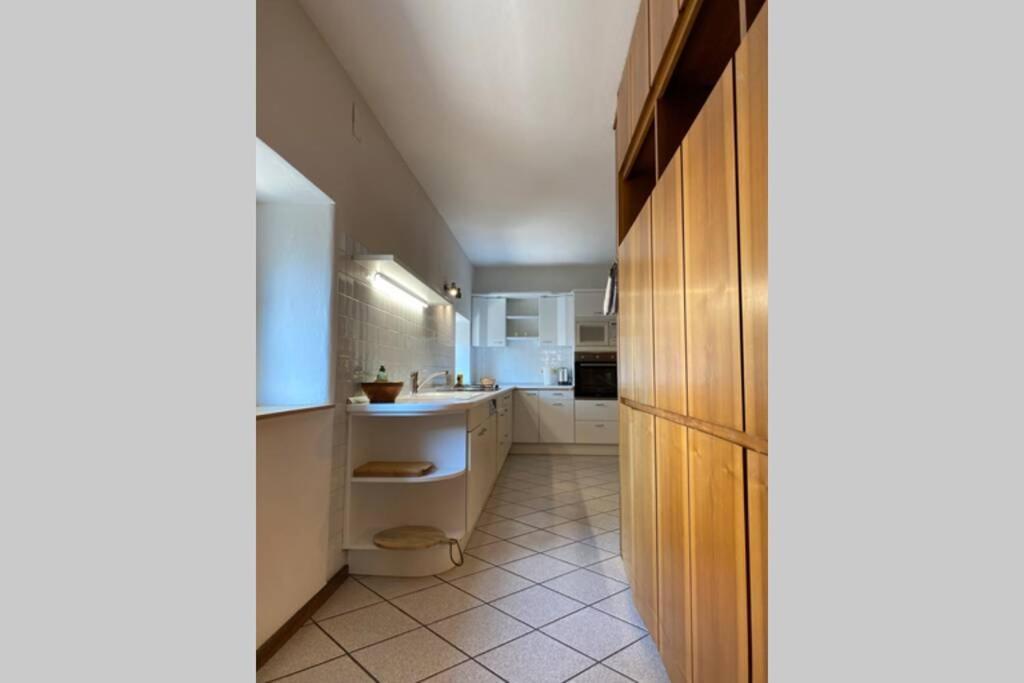 Grosse Wohnung Mit Garagenparkplatz Fiè Extérieur photo